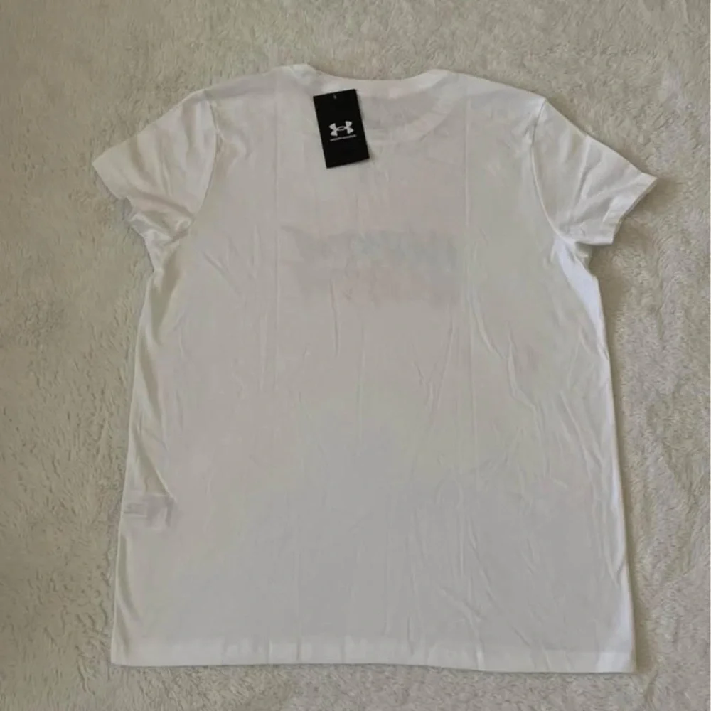 (NWT) The Under Armour Women's Classic White Tee, Medium - Picture 6 of 12